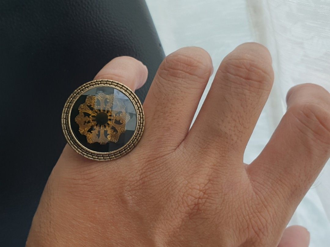 Gold Filigree Faceted Ring (Category: Rings) located in Quezon City. Submitted by WasalakTwo (Listing ID 1451461716, Image 3). Description: Bought in Japan Size 7 Open for delivery nationwide.