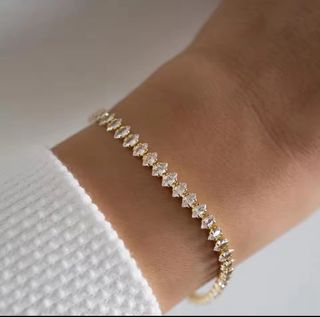 (Category: ) located in . Submitted by buysellcloset (Listing ID 1451443688, Image 1). Description: .