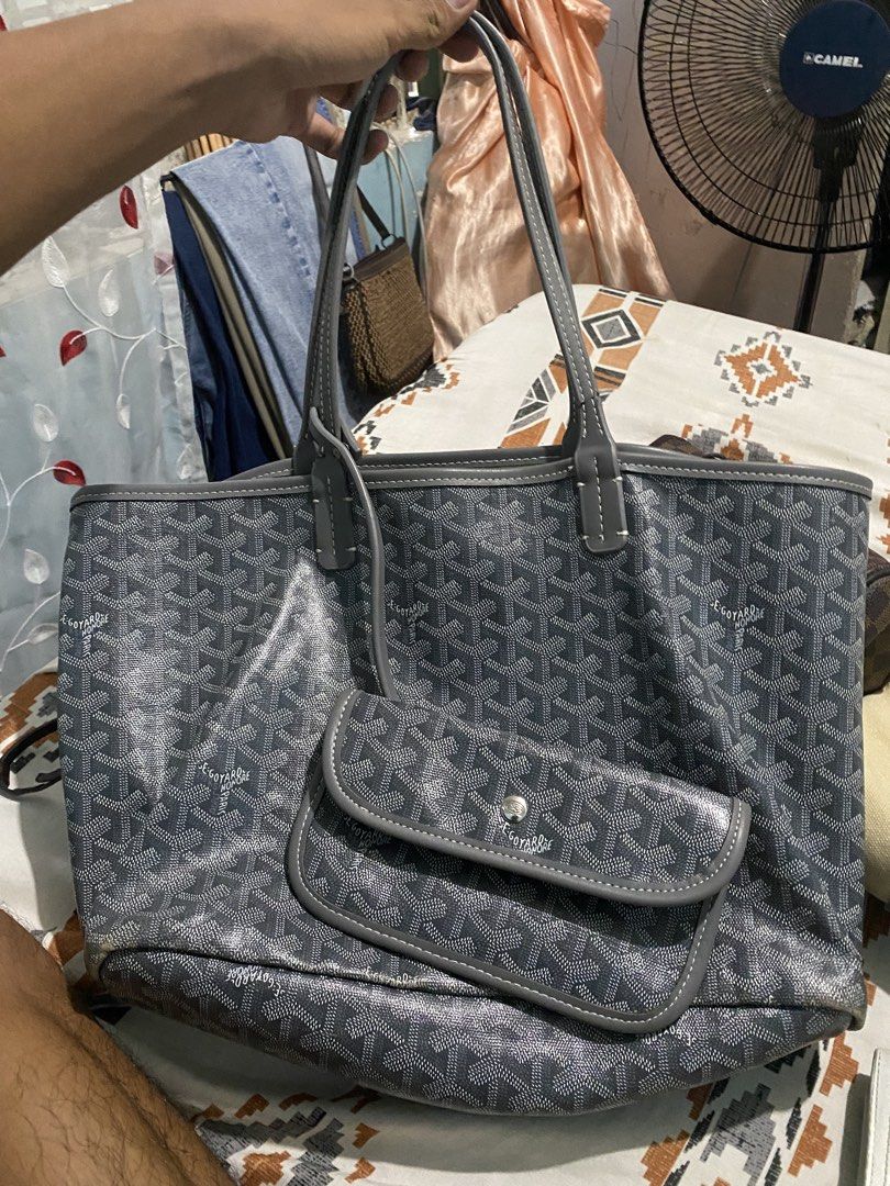 Goyard tote bag with wallet (Category: Luxury Bags & Wallets) located in Las Pinas. Submitted by mark2k05 (Listing ID 1451427955, Image 1). Description: Check the details in photo.