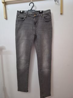 (Category: ) located in . Submitted by preloved_sales (Listing ID 1451423965, Image 1). Description: .