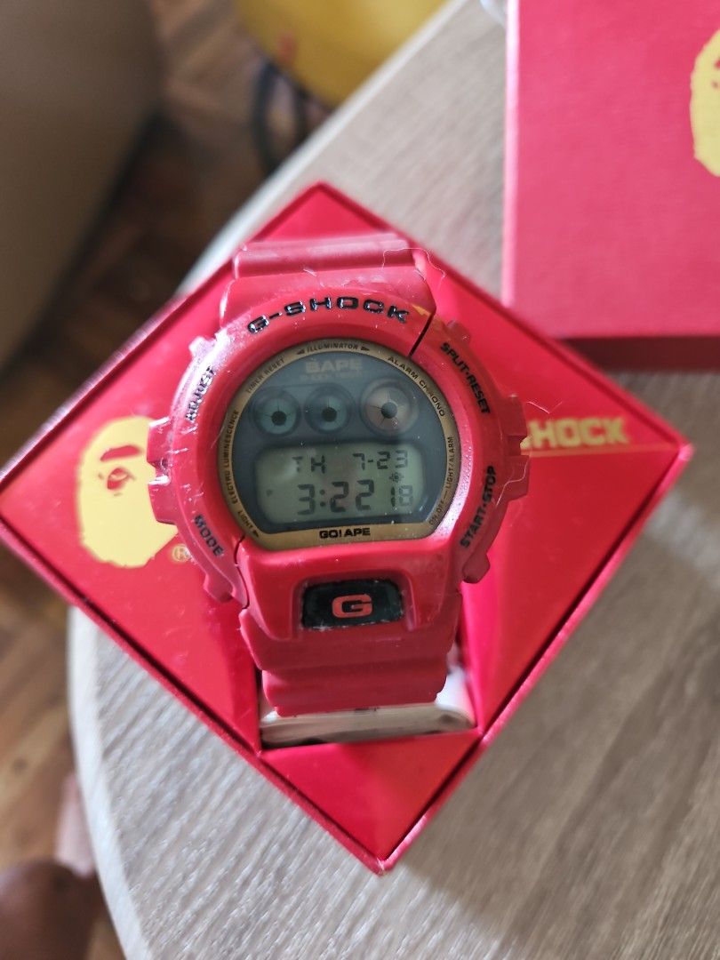 GShock x Bathing Ape 錶 （分類：手錶）位於 Hong Kong。 由 tlam68 提交（商品編號 1451387843，圖片 1）。簡介： 九成新，行貨。