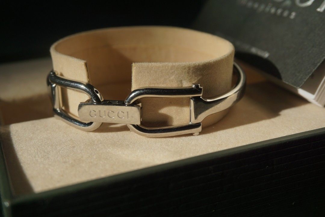 Gucci Watch (Category: Luxury Watches) located in Apalit. Submitted by marketph (Listing ID 1451460137, Image 3). Description: 🇮🇹 Gucci 1500L - Authentic Gucci 1500 L Watch - Original Box Included - Warranty Card Included - Attached appraisal copy for reference. Reasonable offers only, please..