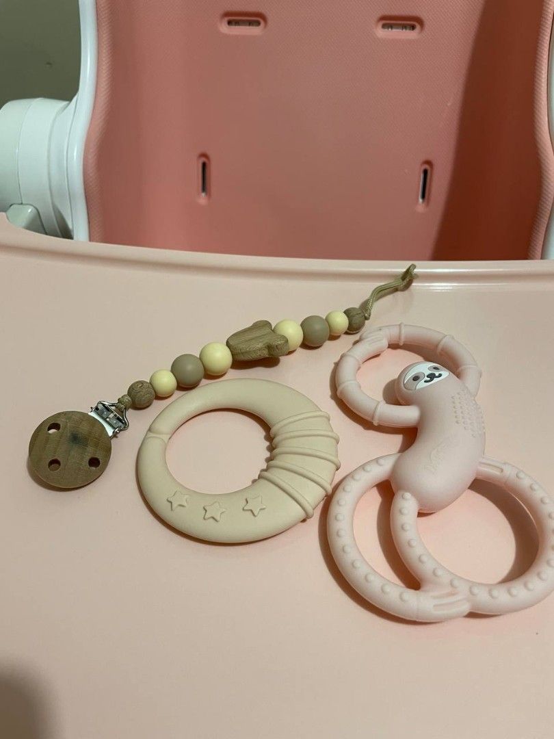Hegen Dr. Brown's Teethers (Category: Soothers & Pacifiers) located in Davao. Submitted by siennace1ine (Listing ID 1451502428, Image 1). Description: .