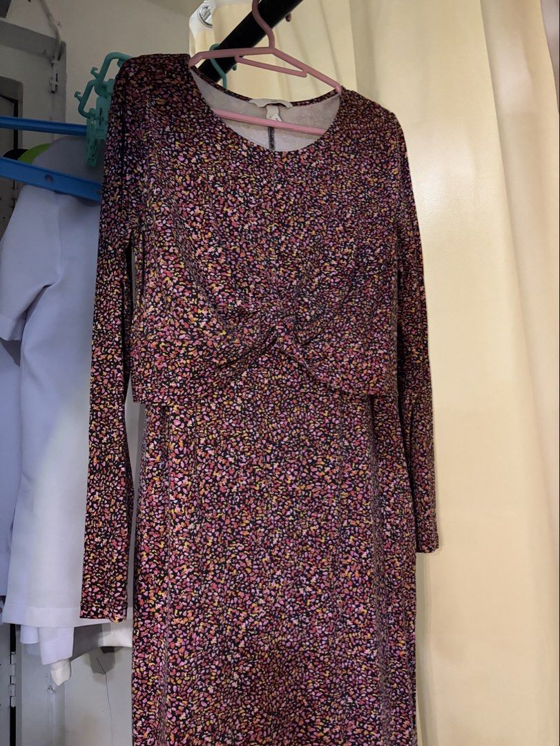 H&M maternity nursing dress size M (Category: Maternity wear) located in Quezon City. Submitted by rainsopht (Listing ID 1451411850, Image 1). Description: Very stretchy and runs big. Perfect fit to large Used a few times only Above the knee ng 5’3.