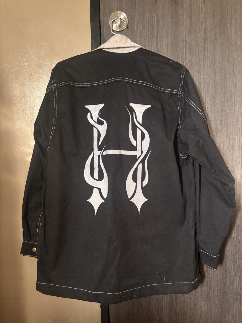 Hooligans Jacket (Category: Coats, Jackets and Outerwear) located in Manila. Submitted by __.chinnne (Listing ID 1451497860, Image 2). Description: Hooligans Jacket Size: XL W: 21 L: 29 Issue: The buttons slightly faded Location Makati City.