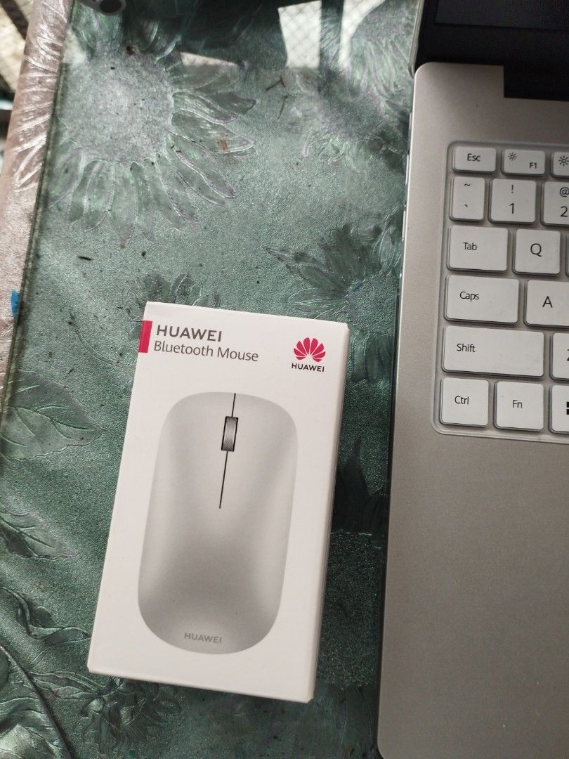 Huawei bluetooth mouse (Category: Mouse & Mousepads) located in Quezon City. Submitted by master_kaeduu (Listing ID 1451354443, Image 1). Description: .