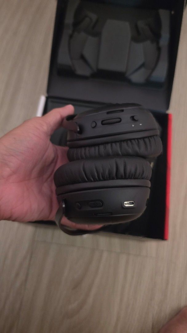 HyperX Cloud III Wireless Gaming Headset (Category: Headphones & Headsets) located in Manila. Submitted by rakista21489251 (Listing ID 1451412162, Image 2). Description: For sale! HYPER X CLOUD III S Wireless Up to 120 hrs Once lang nagamit Rfs: di nagagamit Original Price 6960 Location baliwag bulacan Lalamove sa malayo - Legendary sound and signature comfort - Connects via 2.4GHz wireless and Bluetooth - Features DTS Headphone:X Spatial Audio -
