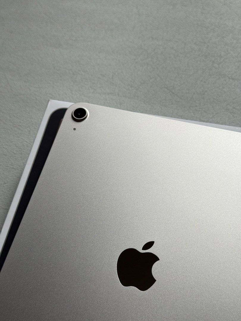 iPad 11th Gen (A16) Silver 128GB (Category: iPad) located in Quezon City. Submitted by apple__avenue (Listing ID 1451475997, Image 3). Description: Selling a brand-new condition iPad A16, 11th Gen, 128GB, & Wi-Fi. Locally Purchased and Under warranty til 2027, Battery health is 100%. Complete Box, manuals, cord , & 20W Power Adapter. Installed with screen protector. Meetups: Qc, Fairview, Cubao & Nearbys places Shipping via Lalamove or LBC COD/CO
