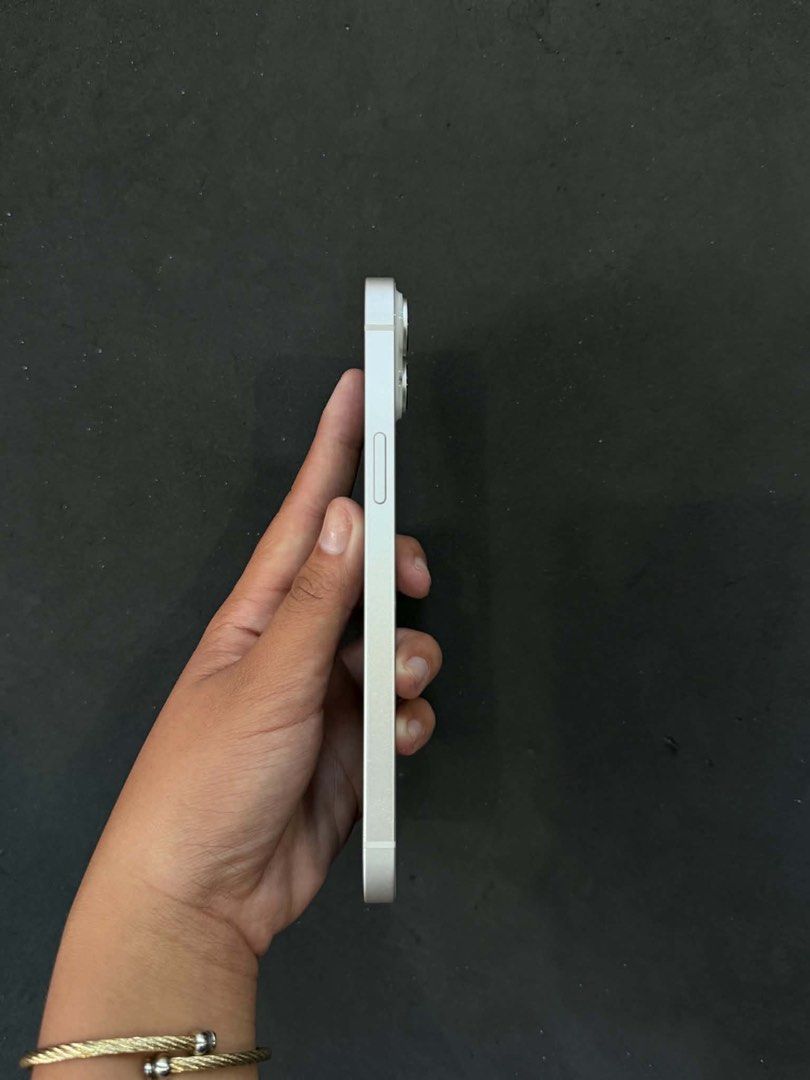 IPHONE 14 PLUS (Category: iPhone 14 Series) located in Angeles City. Submitted by secondbiteph (Listing ID 1451514395, Image 3). Description: IPHONE 14 PLUS 128 GB ISSUE: CAMERA PAINT CHIPS UNLI RESET UNLI CHECK UPON MEET UP .
