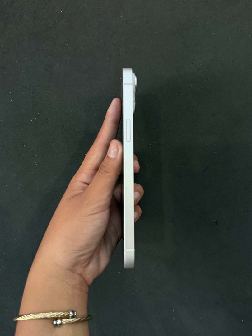 IPHONE 14 PLUS (Category: iPhone 14 Series) located in Angeles City. Submitted by secondbiteph (Listing ID 1451514395, Image 2). Description: IPHONE 14 PLUS 128 GB ISSUE: CAMERA PAINT CHIPS UNLI RESET UNLI CHECK UPON MEET UP .