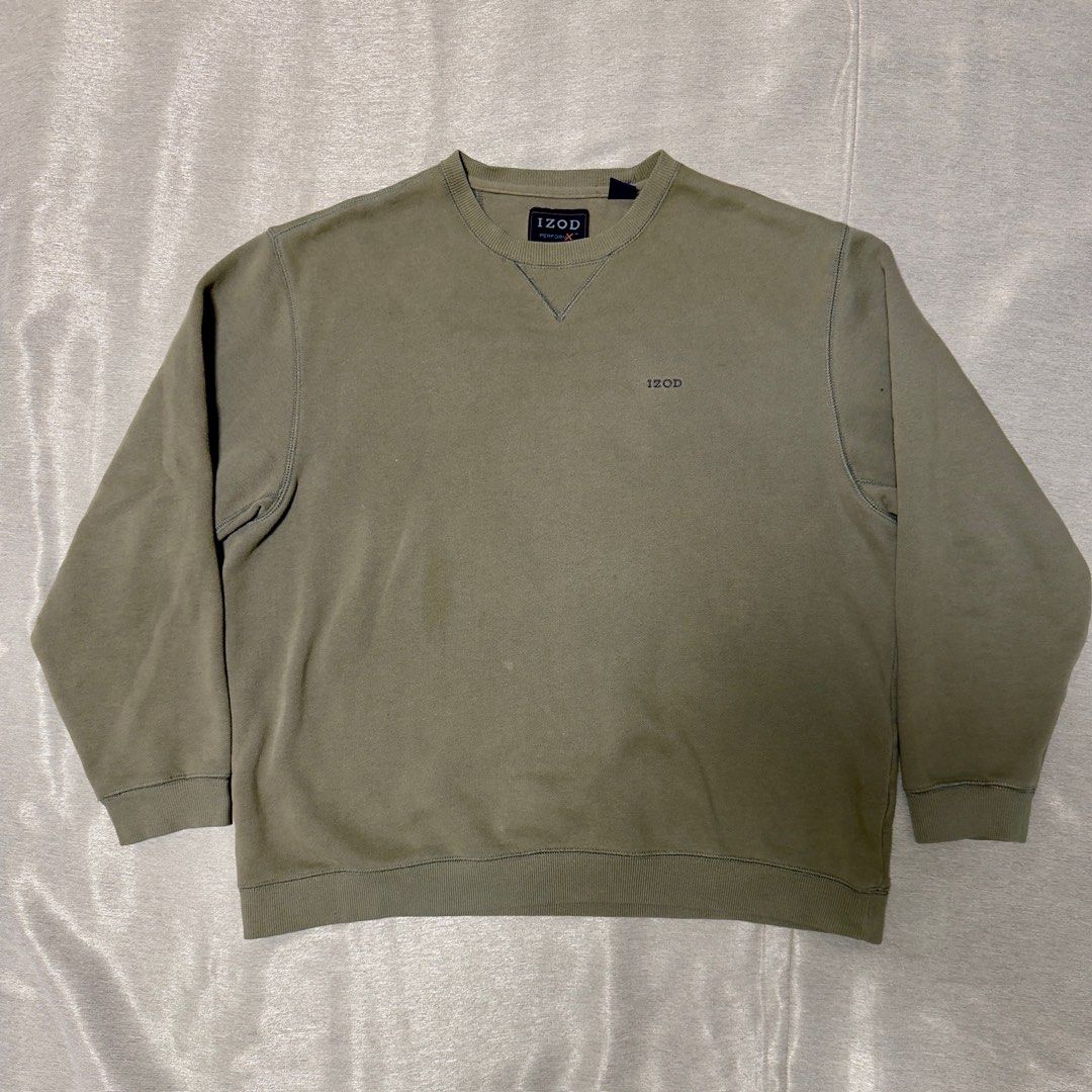 IZOD Crewneck Sweatshirt - Olive Green (Category: Coats, Jackets and Outerwear) located in Tanza. Submitted by pompompvrin (Listing ID 1451513741, Image 1). Description: .