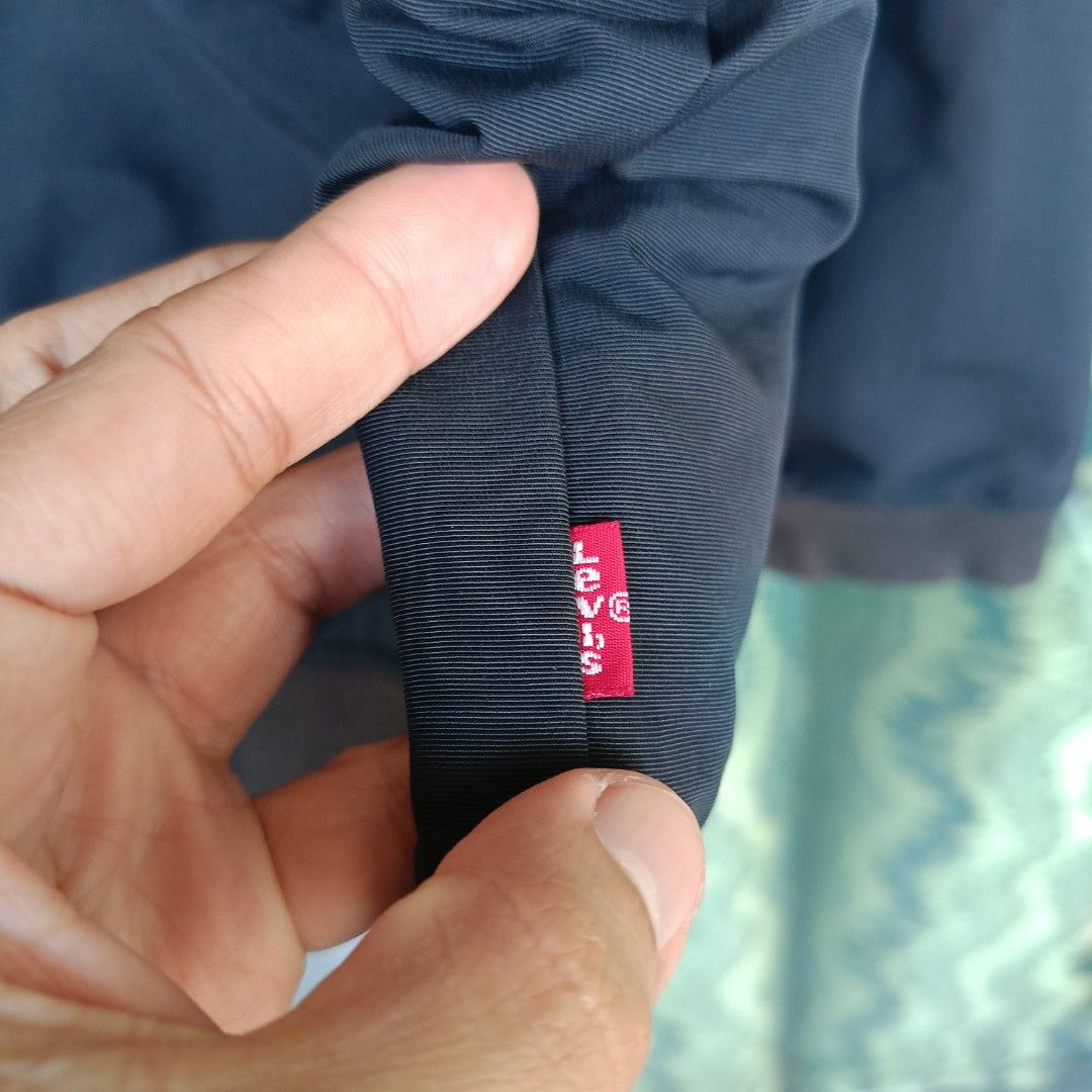 Levis Bomber Jacket (Category: Coats, Jackets and Outerwear) located in Cyberjaya. Submitted by rahmasstore (Listing ID 1451330985, Image 3). Description: 23/26.