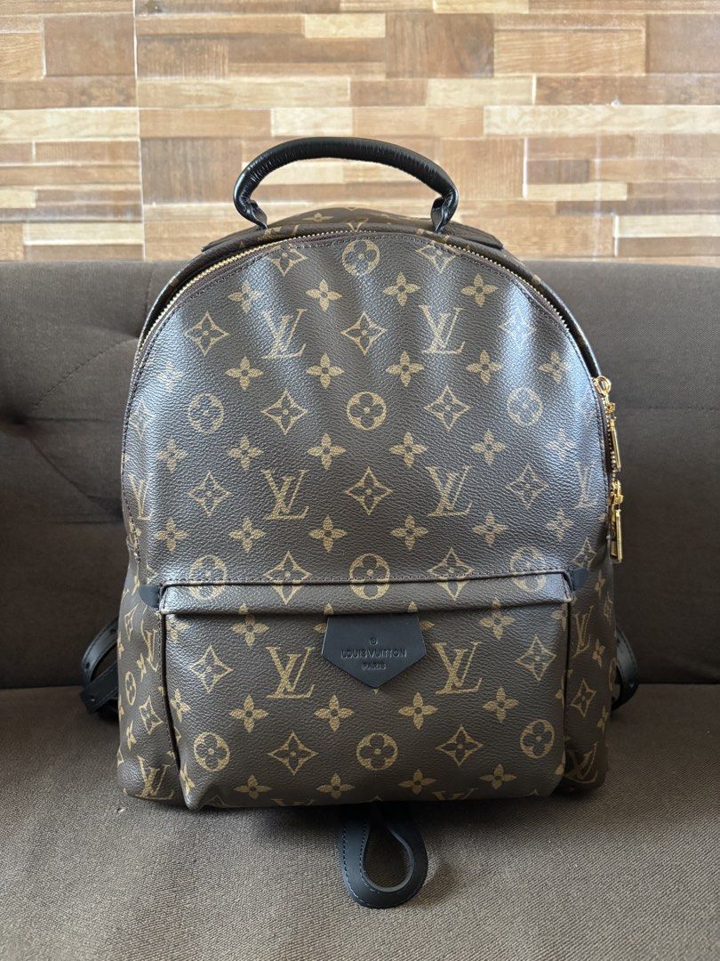 LOUIS VUITTON PALM SPRING MM (Category: Luxury Bags & Wallets) located in Manila. Submitted by Bagstatic_luxuries (Listing ID 1451394576, Image 1). Description: Hard to get nowadays!!! 😍😍😍 With original dustbag Japan sourced 🇯🇵.