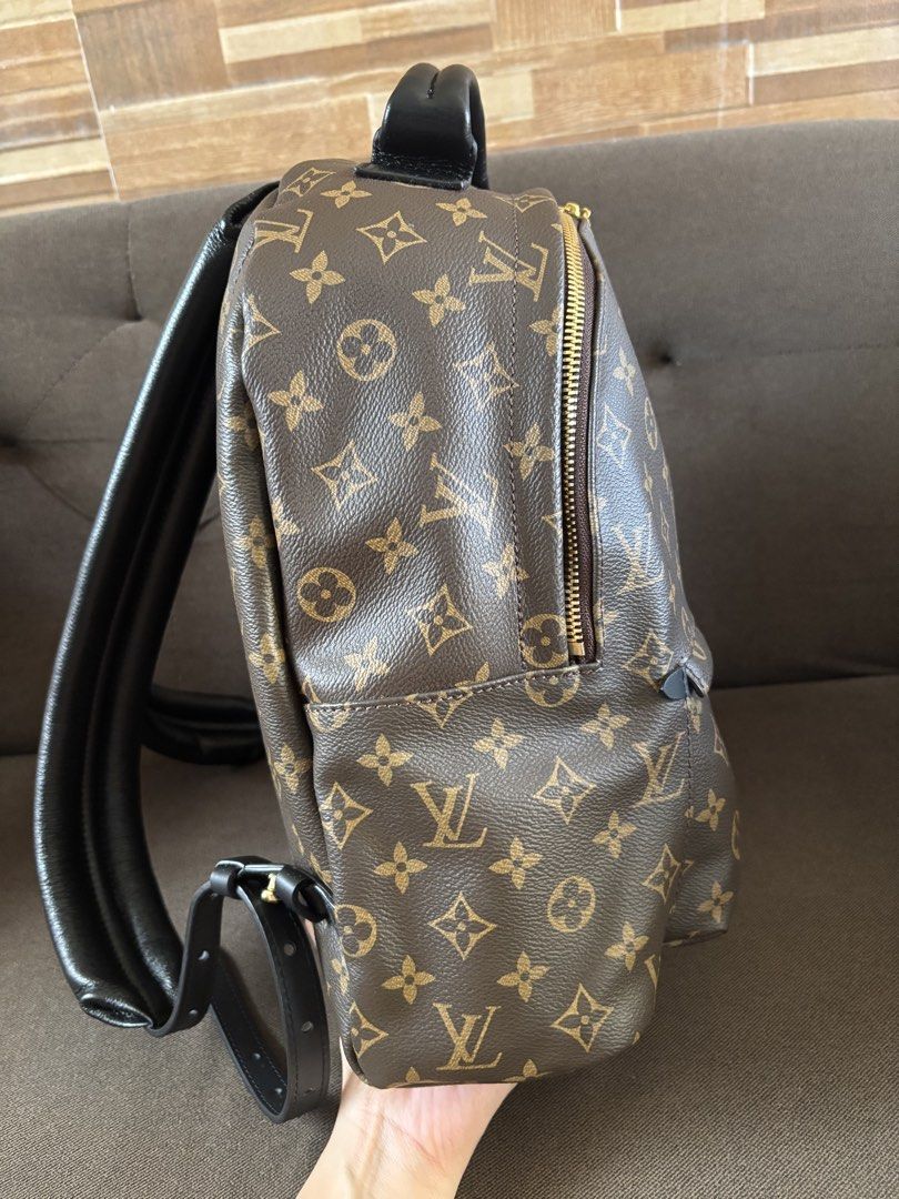 LOUIS VUITTON PALM SPRING MM (Category: Luxury Bags & Wallets) located in Manila. Submitted by Bagstatic_luxuries (Listing ID 1451394576, Image 3). Description: Hard to get nowadays!!! 😍😍😍 With original dustbag Japan sourced 🇯🇵.