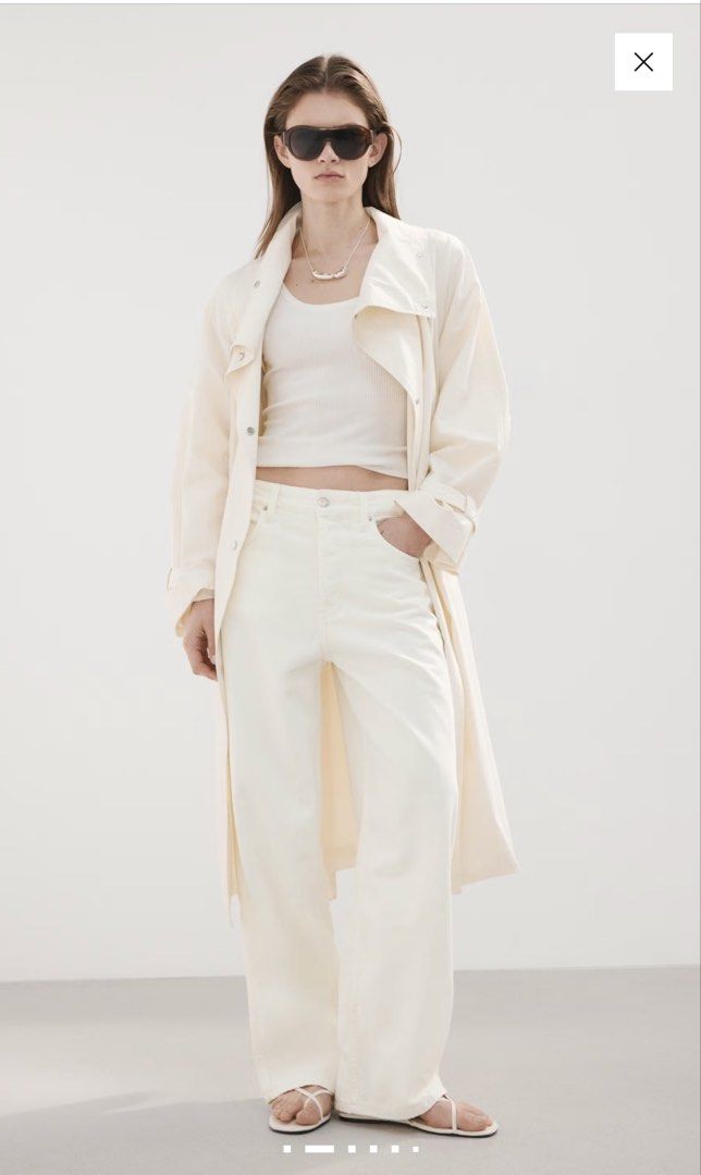 Mango white jeans (Category: Announcements) located in Las Pinas. Submitted by silvader (Listing ID 1451428722, Image 2). Description: White Laid flat 14.5in Bnwt.