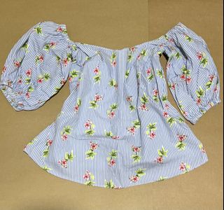 (Category: ) located in . Submitted by wardrobelooped (Listing ID 1451451121, Image 1). Description: .
