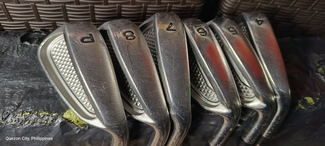 Maxfli Golf Irons Set P, 4-9 (Category: Golf) located in Manila. Submitted by meiyeon2 (Listing ID 1451342039, Image 2). Description: - Maxfli golf iron set - Includes: Pitching Wedge (P), 4, 5, 6, 7, 8, and 9 irons - Shows minor scuffs from normal use - Perfect for improving your game and ready for the course Right Handed Club steel Shaft R flex .