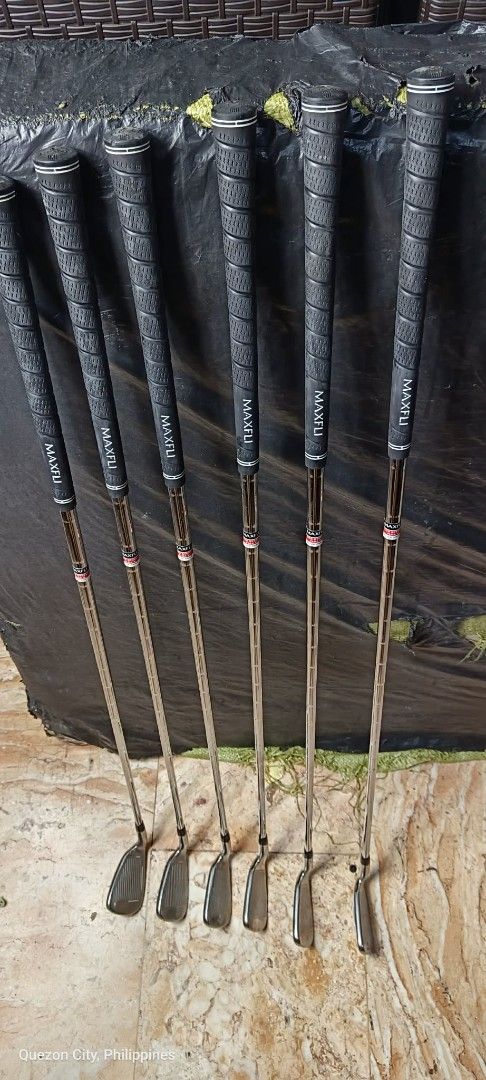 Maxfli Golf Irons Set P, 4-9 (Category: Golf) located in Manila. Submitted by meiyeon2 (Listing ID 1451342039, Image 3). Description: - Maxfli golf iron set - Includes: Pitching Wedge (P), 4, 5, 6, 7, 8, and 9 irons - Shows minor scuffs from normal use - Perfect for improving your game and ready for the course Right Handed Club steel Shaft R flex .