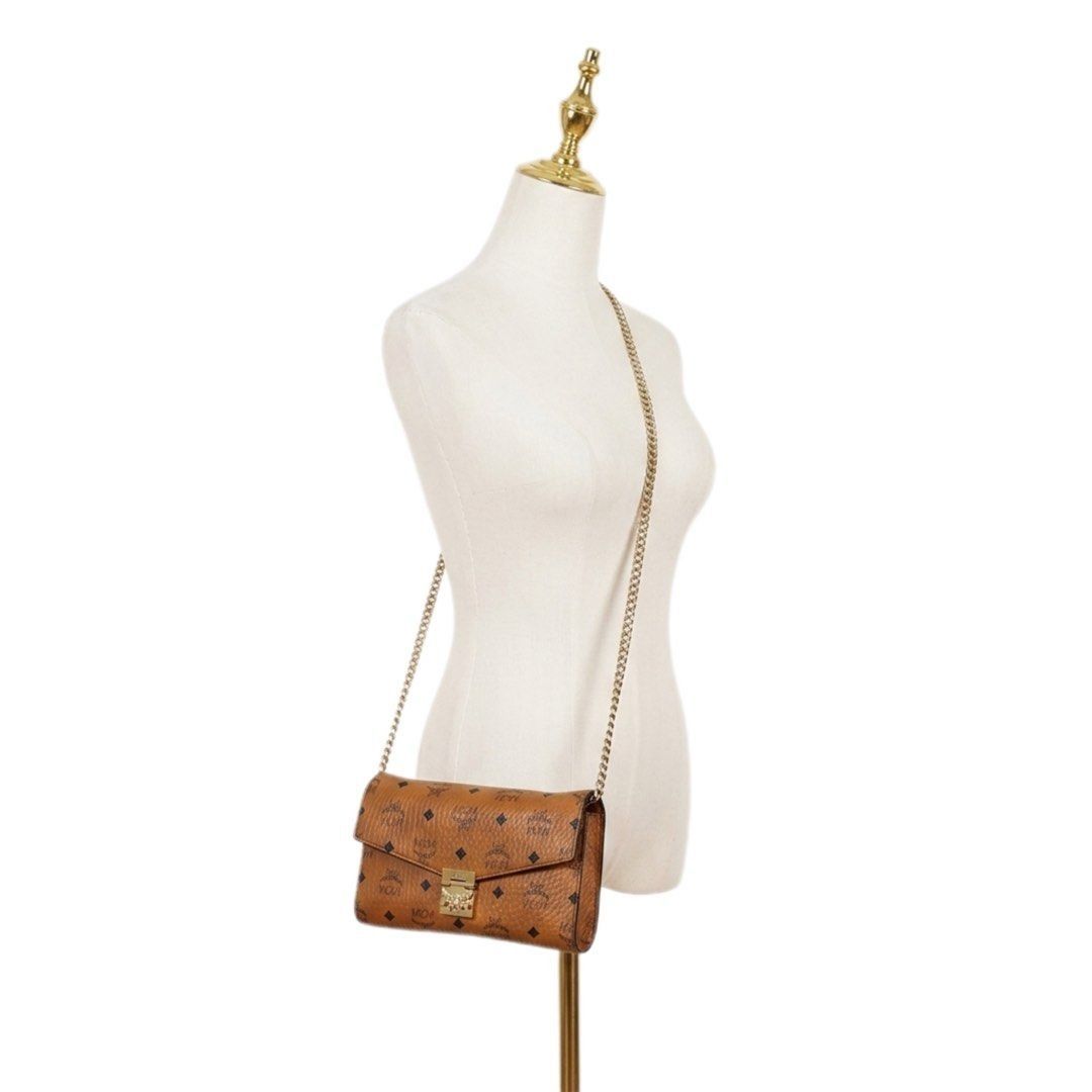 MCM Crossbody Bag (Category: Cross-body Bags) located in Taytay. Submitted by second_couturecache (Listing ID 1451432232, Image 2). Description: Off/Legit, kayo nalang po magcheck. May sign of use sa body and flaws sa hardware! Yung sling replaced! Selling for reasonable price so manage your expectation! Bawal sa maseselan! First to pay basis and payment first. Other Delivery option shouldered by buyer: Lalamove or J&T. Location: Taytay, Rizal.