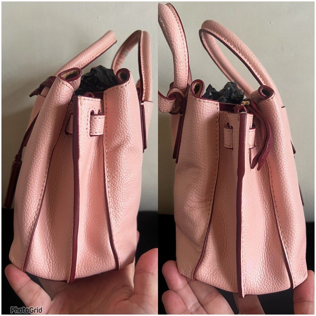 McM mini milla bag (Category: Luxury Bags & Wallets) located in Valenzuela. Submitted by dianzskiyo (Listing ID 1451387757, Image 3). Description: 📍SELF - AUTHENTICATION📍 LOCATION : VALENZUELA 🎀AVAILABLE! SOLD ITEMS ARE MARKED OR DELETED🎀 Preloved McM mini milla bag 📌 ISSUE: chipping / no sling 📌 📍 what you see is what you get 📍 Managed ur expectation - this is preloved 📍 Slightly negotiable 📍 All details were already posted (pls check 