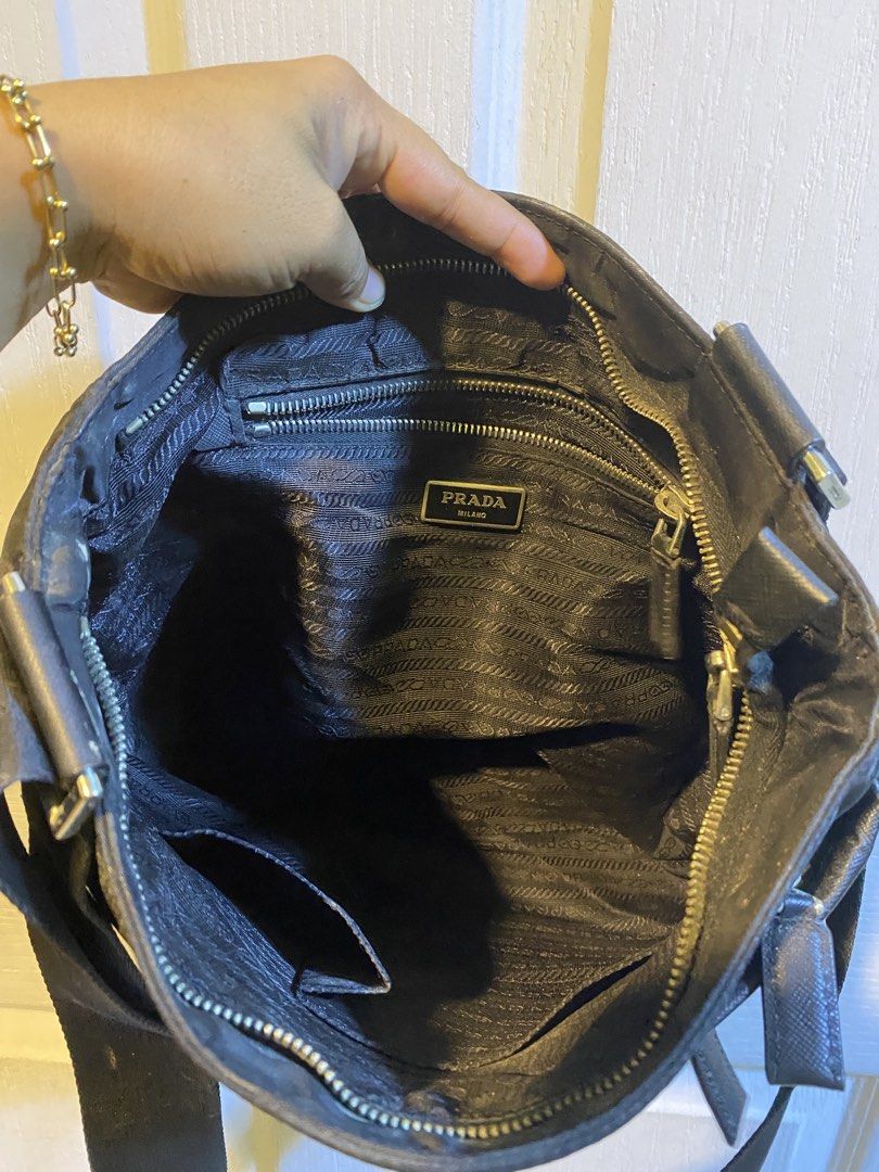 MENS BAG (Category: Luxury Bags & Wallets) located in Manila. Submitted by laizacollections (Listing ID 1451343884, Image 3). Description: .