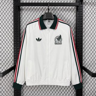 (Category: ) located in . Submitted by calcio_sport_jersey (Listing ID 1451468610, Image 1). Description: .