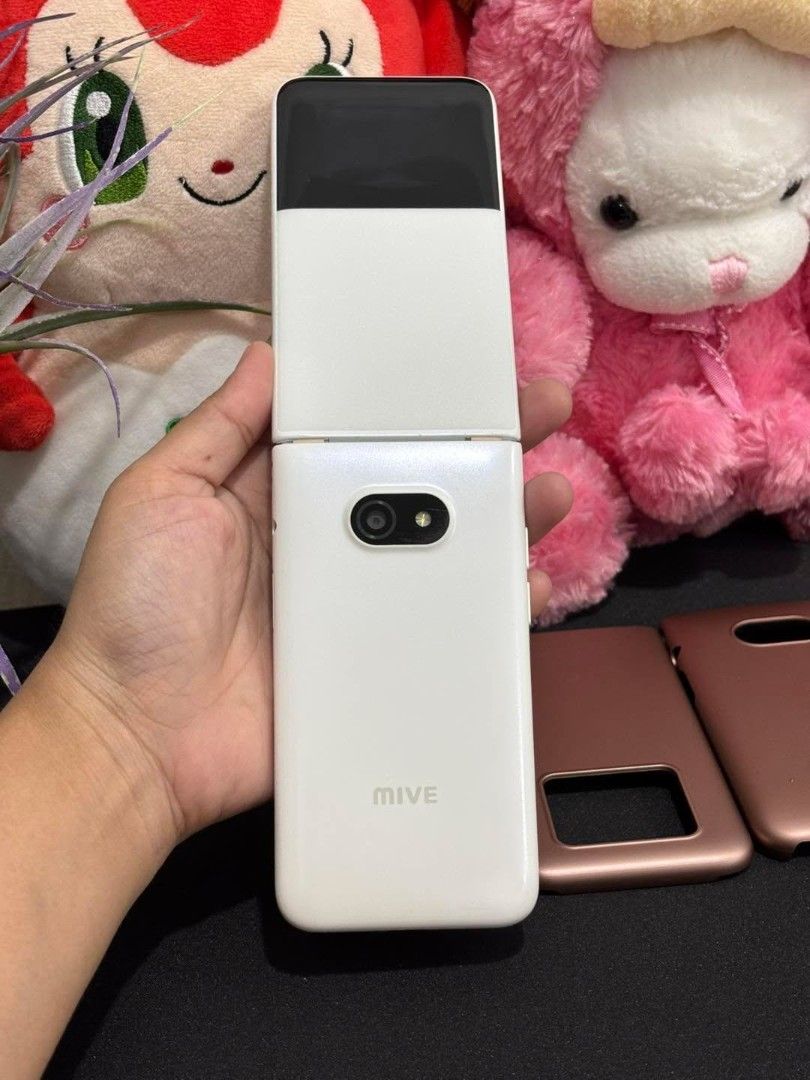 MIVE STYLE FOLDER2 32GB (Category: Android Others) located in Mandaluyong City. Submitted by cellspaceph (Listing ID 1451381350, Image 2). Description: MIVE STYLE FOLDER 2 32GB 2GB RAM Touch & type Type C Android 14 issue: dents/scratches Php5,000‼️ with case no swap 📍mandaluyong near mrt shaw .