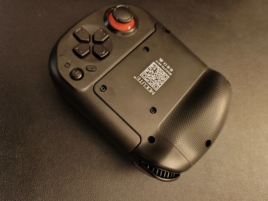 Mocute Bluetooth controller (Category: Controllers) located in Bukit Mertajam. Submitted by whynottt_ (Listing ID 1451459855, Image 2). Description: like new all in good condition special 3D print for joycon grip can connect with phone and pc.