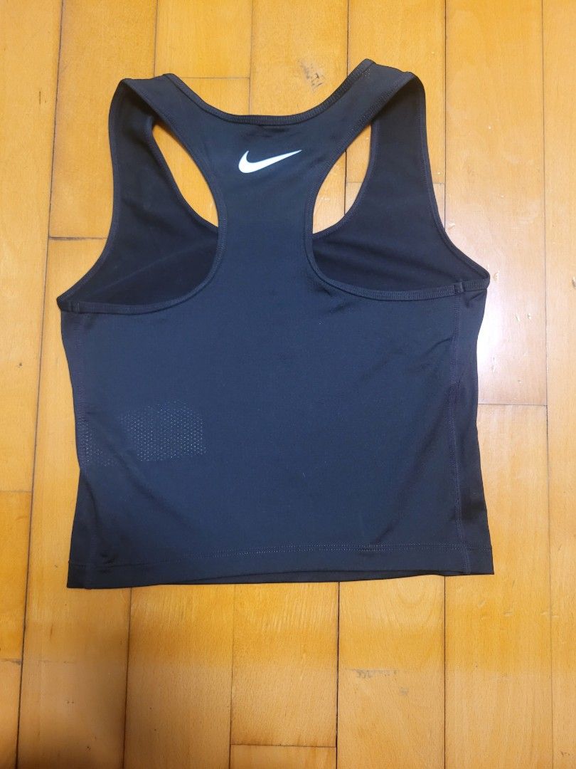 Nike Activewear （分類：運動服裝）位於 Hong Kong。 由 pharsa16 提交（商品編號 1451477006，圖片 3）。簡介： 。
