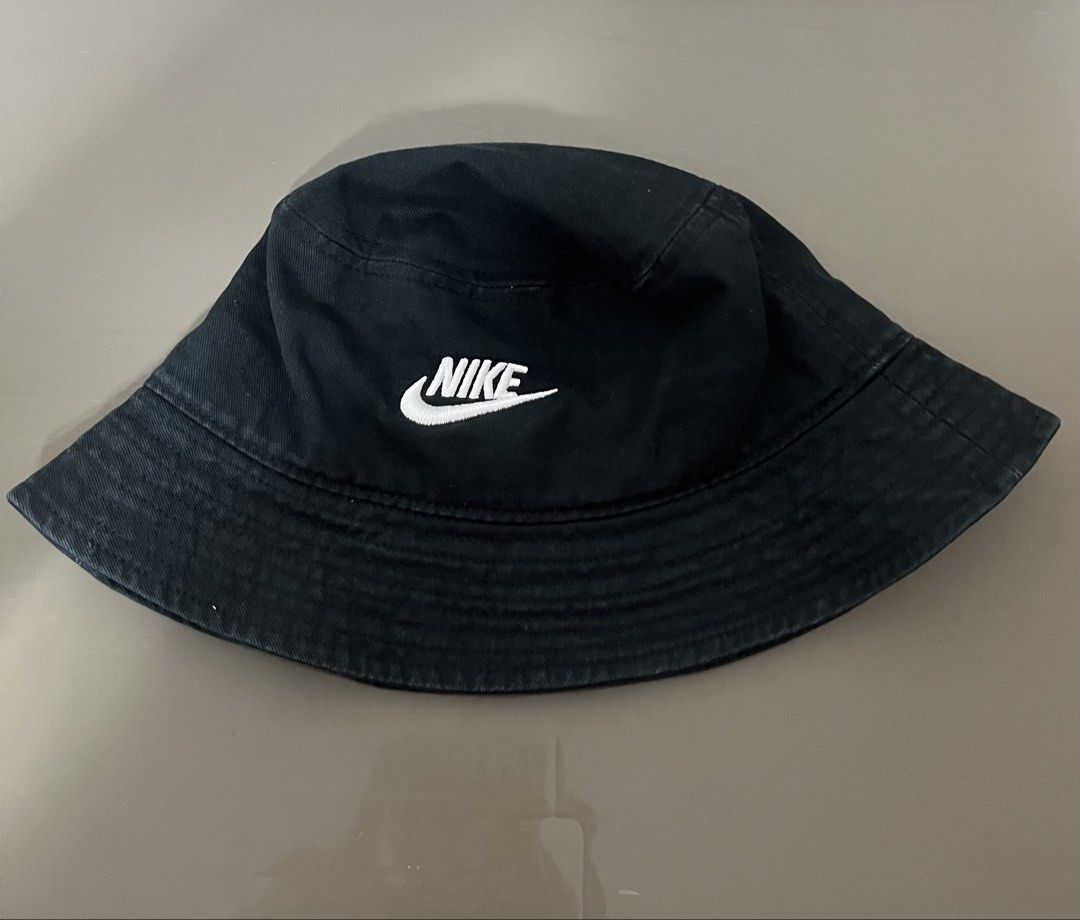 Nike Bucket Hat (Category: Caps & Hats) located in Valenzuela. Submitted by any_thingthings (Listing ID 1451414539, Image 1). Description: .