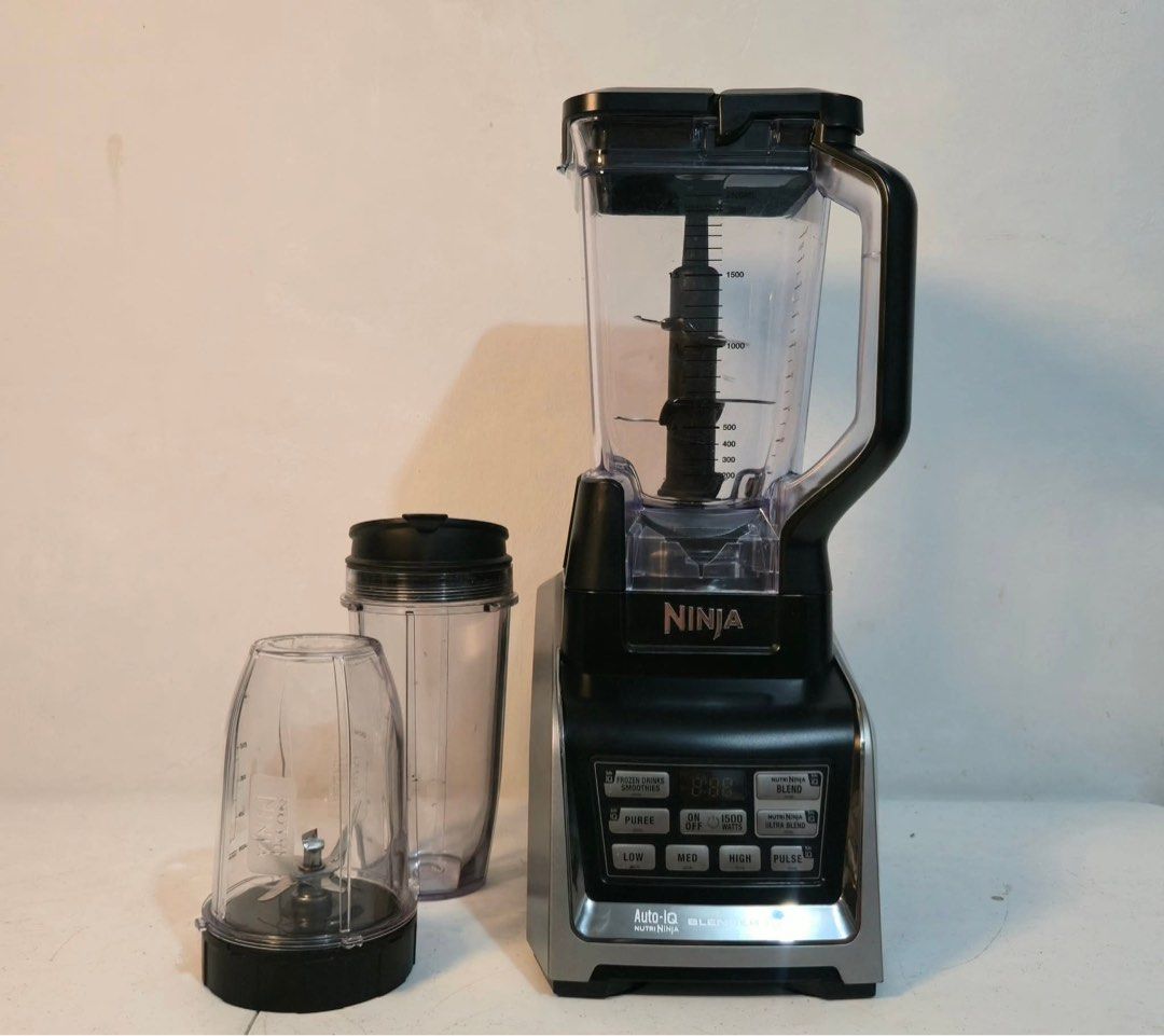 Ninja Auto-IQ Blender Duo (Category: Juicers, Blenders & Grinders) located in Taytay. Submitted by mikz_1303 (Listing ID 1451518598, Image 2). Description: Ninja Blender Duo 1500Watts With Auto-IQ Australian mall pull out Used as demo unit 220V Inclusion 2 bottle 1 blade 1 lid 1 blender pitcher No issue .