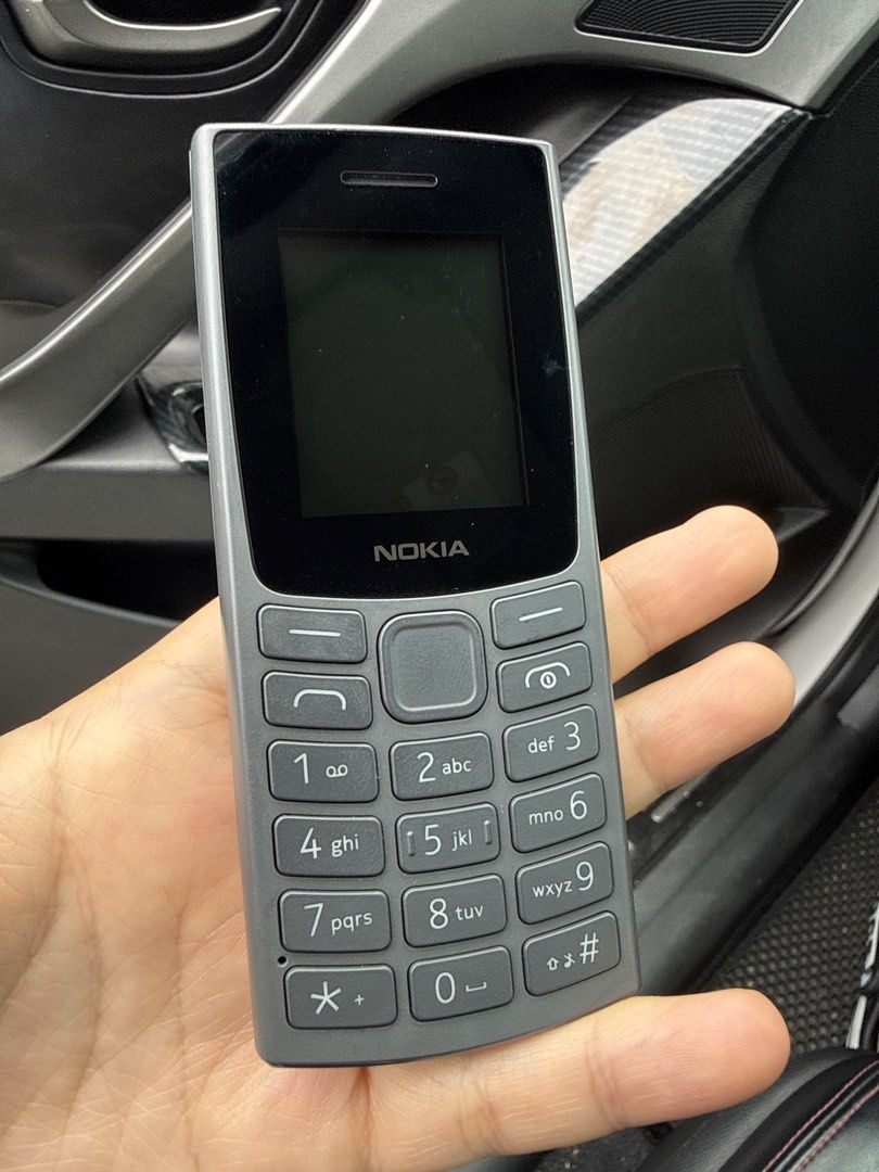 Nokia Basic Feature Phone (Category: Early Generation Mobile Phones) located in Singapore. Submitted by natalie.iam (Listing ID 1451361350, Image 1). Description: - Grey Nokia feature phone - Simple and easy to use - Great for calls and texts - Long battery life - Perfect as a backup phone or for basic needs - Reliable device.