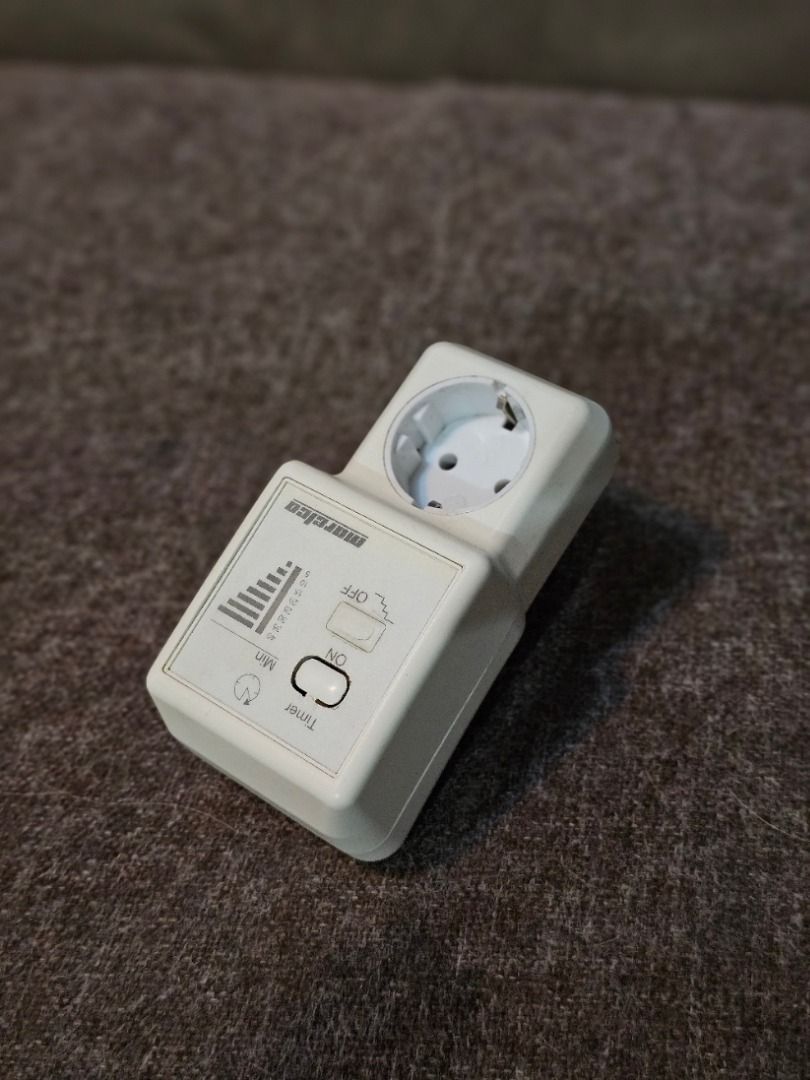OUTLET TIMER FOR CHARGING, FANS OR LIGHT 40MINS (Category: Electrical, Adaptors & Sockets) located in Manila. Submitted by yatskiex2026 (Listing ID 1451413877, Image 1). Description: 40mins Oulet Timer best Charging, Fans, lights marelco brand user manual is on the back of the timer outlet Type C Socket meetup or via lalamove.