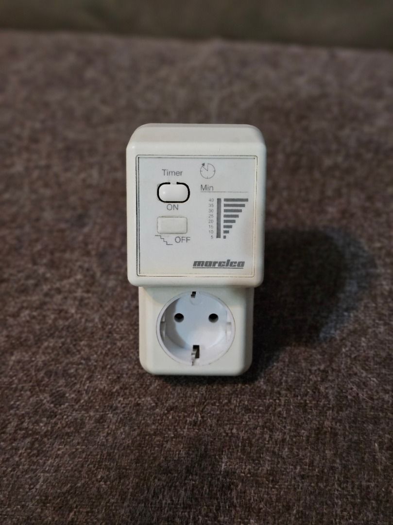 OUTLET TIMER FOR CHARGING, FANS OR LIGHT 40MINS (Category: Electrical, Adaptors & Sockets) located in Manila. Submitted by yatskiex2026 (Listing ID 1451413877, Image 2). Description: 40mins Oulet Timer best Charging, Fans, lights marelco brand user manual is on the back of the timer outlet Type C Socket meetup or via lalamove.