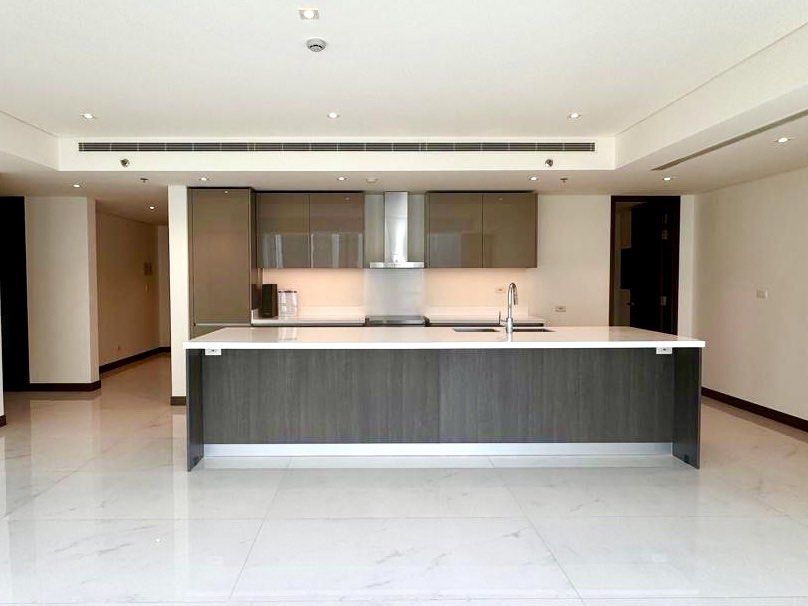 PARK CENTRAL FOR RENT (Category: Apartments & Condos) located in Makati City. Submitted by realestate88 (Listing ID 1451391010, Image 2). Description: For rent or sale: Park Central Towers, Makati 2 bedrooms 2.5 Toilet and bath Maids room with T&B 2 Parking slots Unfurnished Rent: 225k inclusive of dues Sale: 90M.
