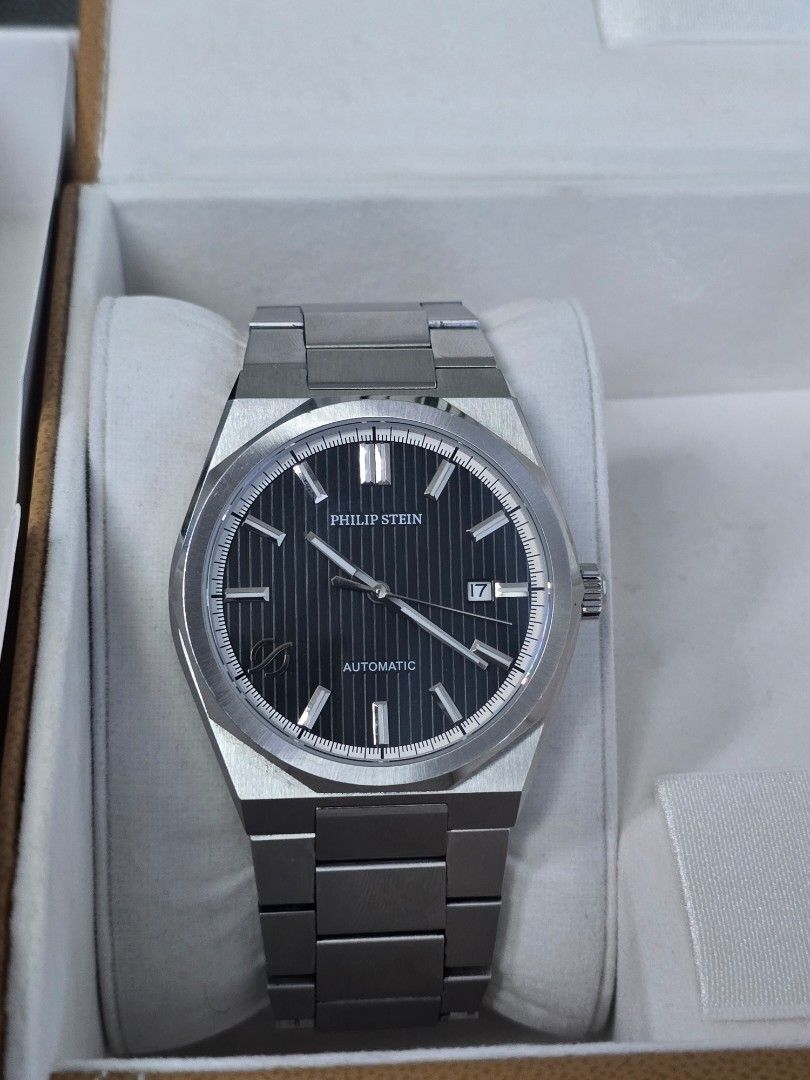 Philip Stein Speed Automatic Watch (Category: Luxury Watches) located in Taguig. Submitted by mluxeph (Listing ID 1451410225, Image 3). Description: Philip Stein Speed Automatic Watch with Original Box and Extra links and manual booklet..