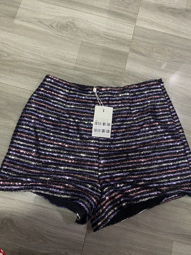 Plains & Prints Sequin Devon Shorts (Category: Shorts) located in Quezon City. Submitted by wompybat (Listing ID 1451491489, Image 1). Description: Plains & Prints Sequin Devon Shorts Size: Medium Condition: Never been used. Brand new w/ tag OG Price: 1598 RFS: Was supposed to use it for an event but changed my mind TAGS: Plains and prints, Sequin shorts.