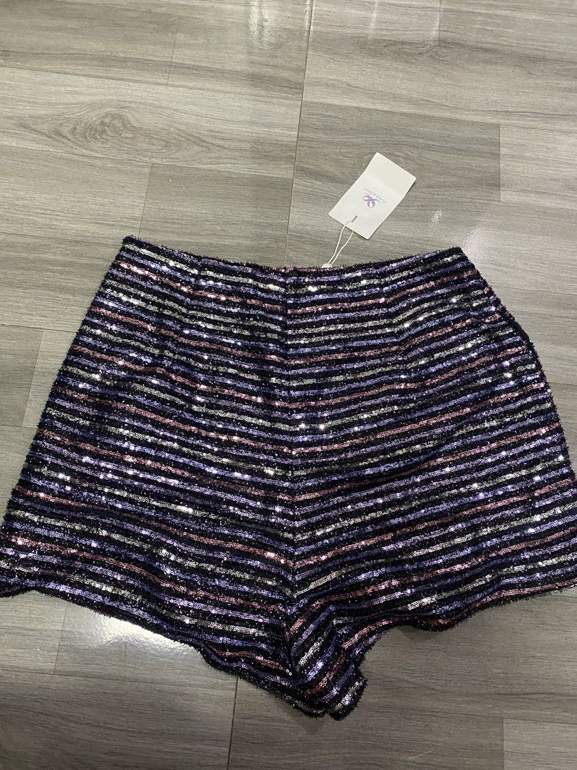 Plains & Prints Sequin Devon Shorts (Category: Shorts) located in Quezon City. Submitted by wompybat (Listing ID 1451491489, Image 2). Description: Plains & Prints Sequin Devon Shorts Size: Medium Condition: Never been used. Brand new w/ tag OG Price: 1598 RFS: Was supposed to use it for an event but changed my mind TAGS: Plains and prints, Sequin shorts.