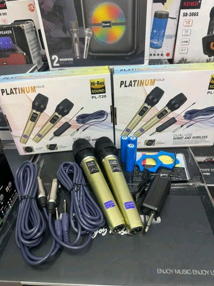 Platinum Pl20 dual use microphone 🎤 (Category: Microphones) located in Manila. Submitted by erick80762 (Listing ID 1451363113, Image 1). Description: .