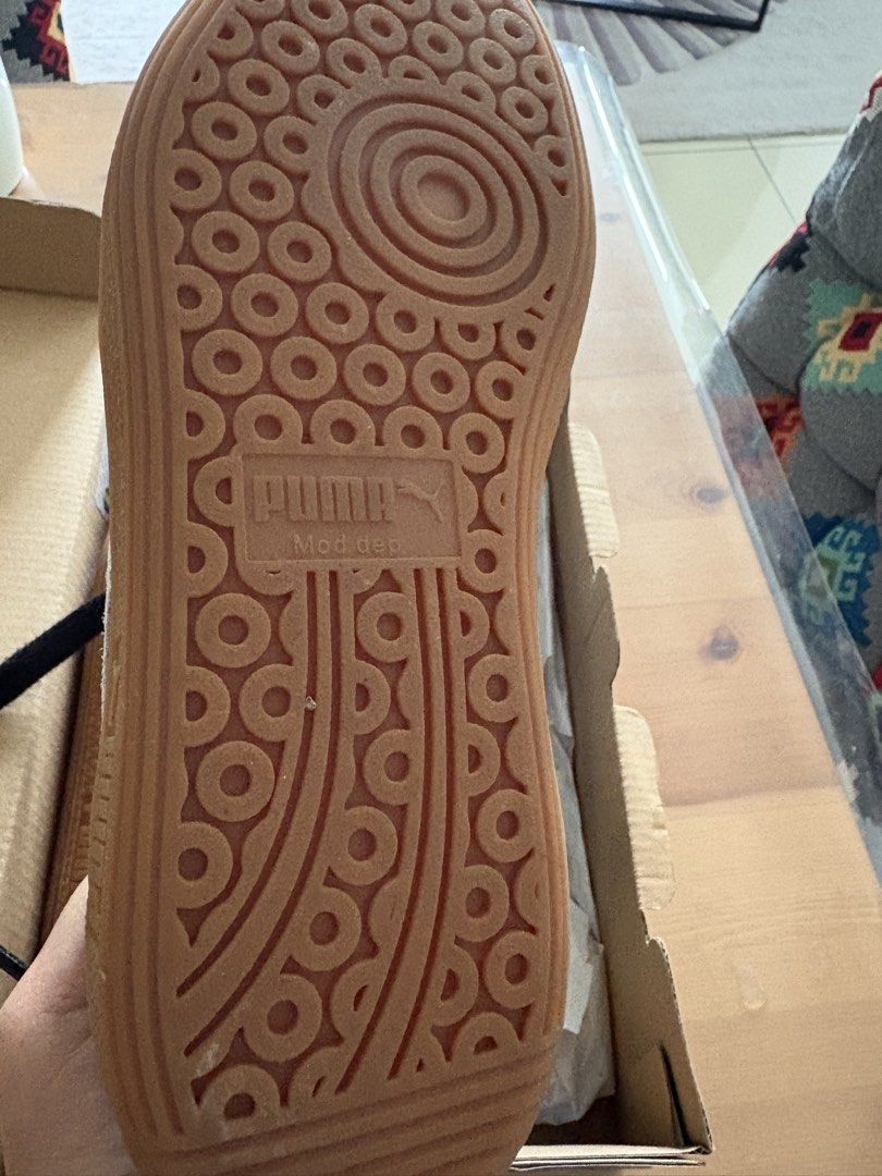 Puma palermo (Category: Sneakers) located in Puchong. Submitted by initfa (Listing ID 1451386955, Image 3). Description: Palermo black wore only once while the other one is still brand new. Letting go as i have too many. Buy 2 for RM 250/-.