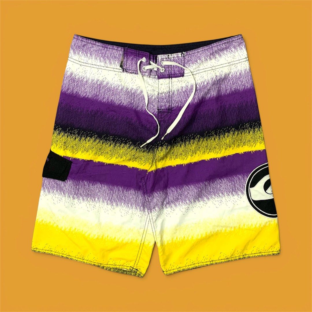 Quicksilver Boardshort (Category: Activewear) located in Alaminos. Submitted by jikstocks (Listing ID 1451403897, Image 1). Description: .