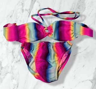 (Category: ) located in . Submitted by allaboutthings (Listing ID 1440729803, Image 1). Description: .