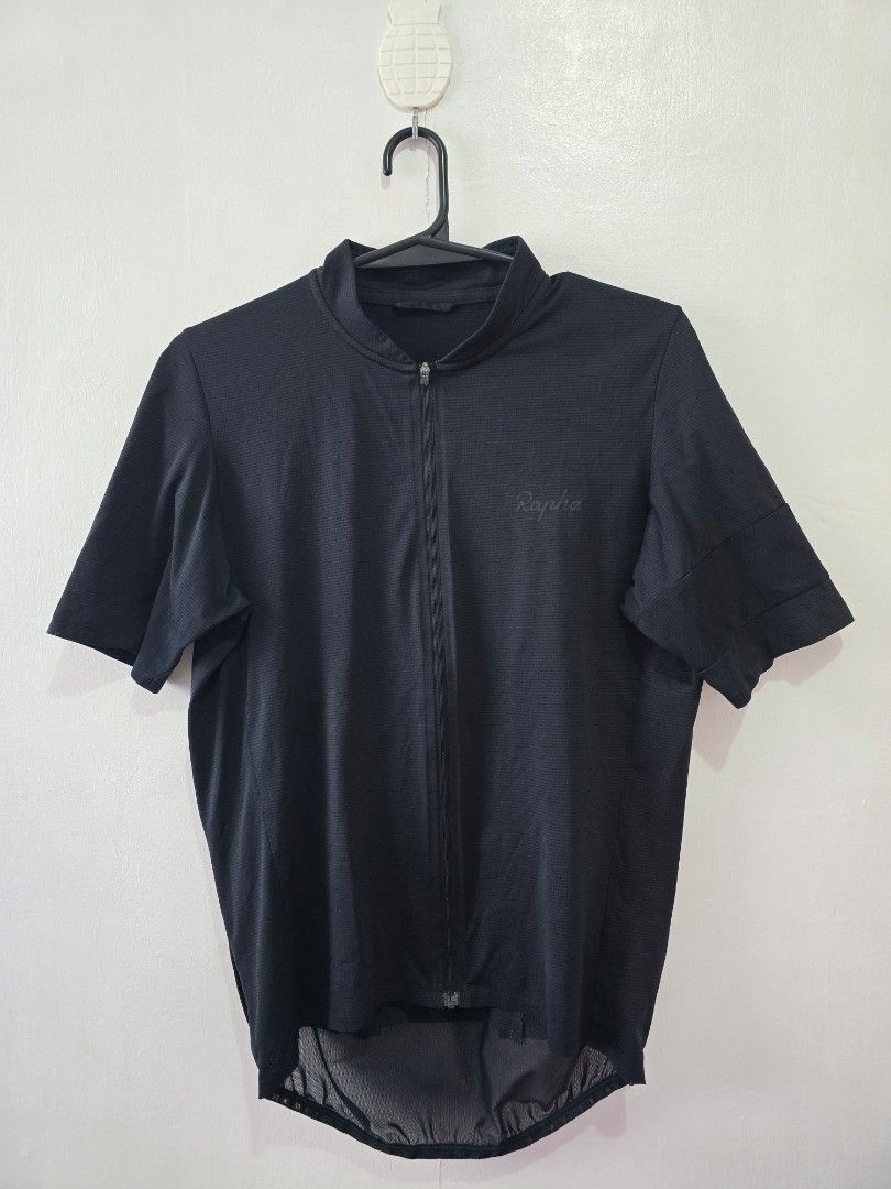 Rapha Flyweight Jersey - Stealth Black (Category: Activewear) located in Abuyog. Submitted by rmrtabs (Listing ID 1451365444, Image 1). Description: - Rapha Flyweight Jersey in Black Medium ISSUE: Na tanggal na ang adhesives sa mga sleeves. Pinatahi na po. - Na putol yung plastic sa zipper -removed tag Color may vary due to lighting. Item is in Abuyog and Tacloban. Shipping is available via j&t. Note: All jerseys are pre-owned. Please expect norm