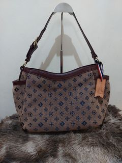 (Category: ) located in . Submitted by jullie_bag_shop (Listing ID 1451459779, Image 1). Description: .