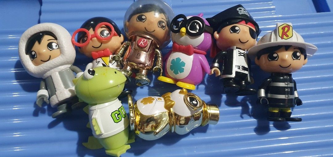 Ryan's World Mystery Figures Set (Category: Figurines & Statues) located in Cainta. Submitted by origeetostore (Listing ID 1451357214, Image 1). Description: - Collection of Ryan's World mystery figures - Includes characters: pirate, astronaut, firefighter, green dinosaur, purple owl - Some figures come with accessories - All figures are clean and ready for play - Great for any Ryan's World fan! ========== RYAN'S WORLD FIGURES Selling as Set only
