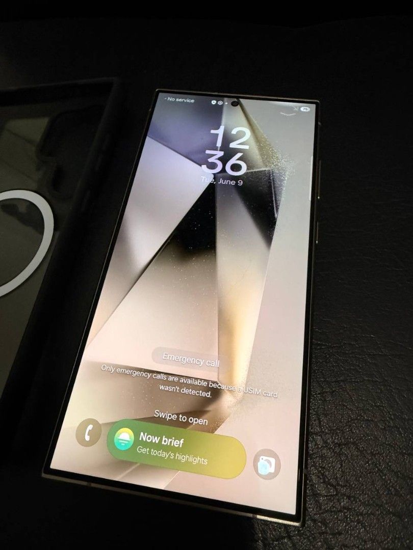 S24 Ultra 512GB Silver OPENLINE RUSH (Category: Samsung) located in Manila. Submitted by cringemin145 (Listing ID 1451452771, Image 2). Description: Selling good as new S24 Ultra with casing -512GB -Openline any sim network -Snapdragon 8 Gen 3 -QHD+ 120hz -LTPO Dynamic Amoled 2X All working well and makinis NO ANY ISSUES check all you want.