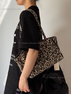 (Category: ) located in . Submitted by fashion.luxe (Listing ID 1451487583, Image 1). Description: .