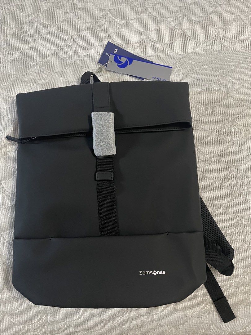Samsonite backpack (Category: Backpacks) located in Singapore. Submitted by dehuishop (Listing ID 1451405657, Image 2). Description: .