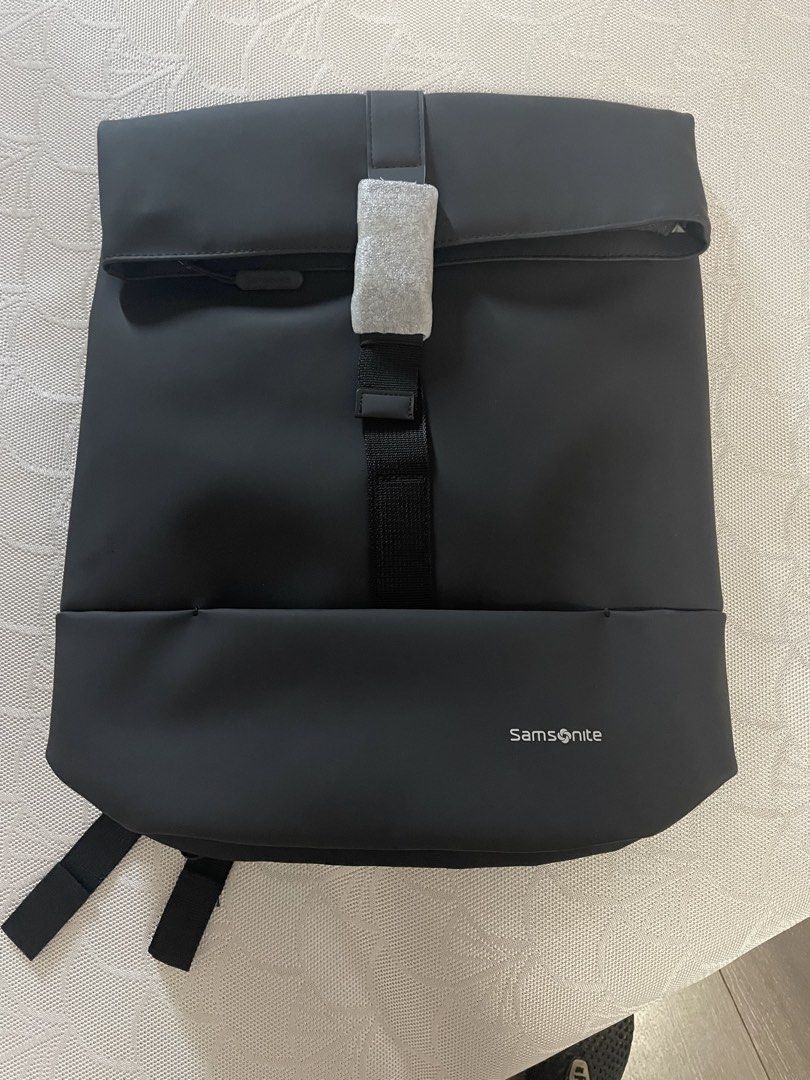 Samsonite backpack (Category: Backpacks) located in Singapore. Submitted by dehuishop (Listing ID 1451405657, Image 1). Description: .