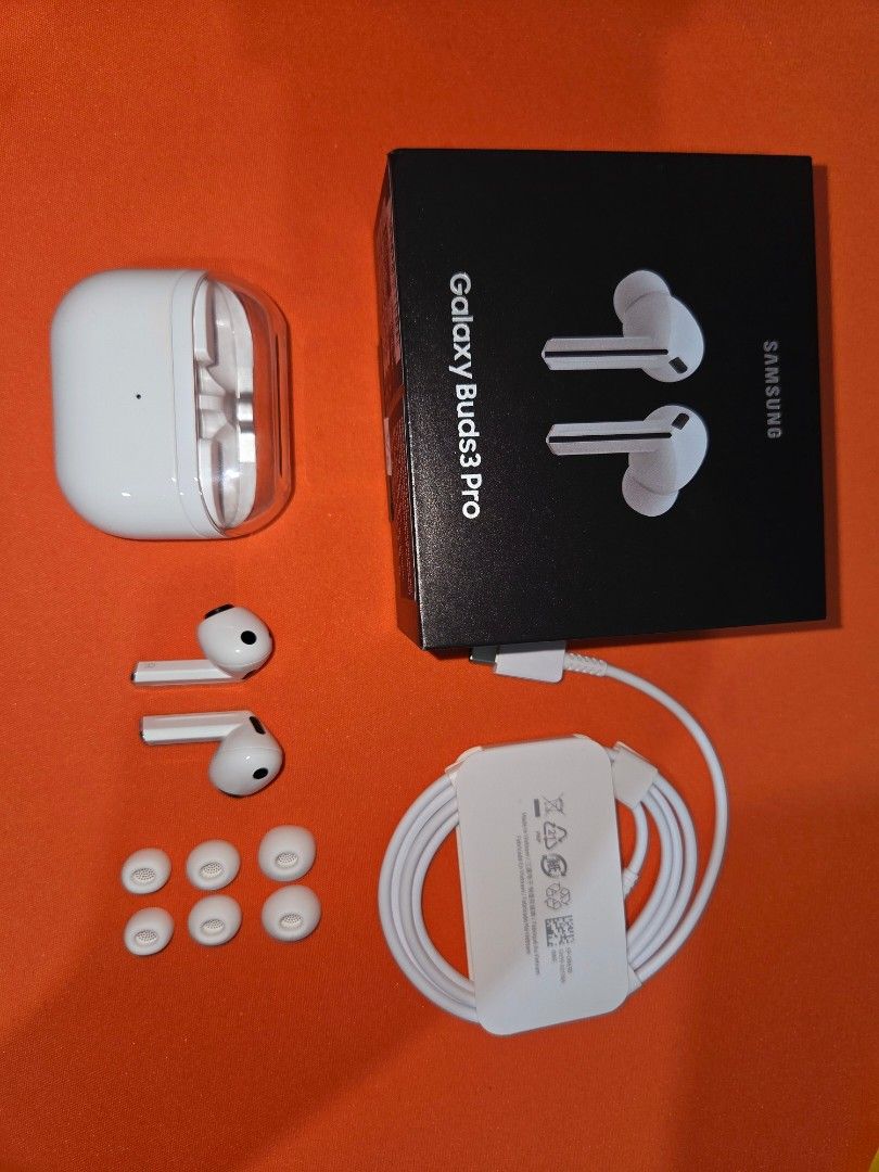 Samsung Galaxy Buds Pro 3 Wireless Earbuds (Category: Earphones) located in Kuala Lumpur. Submitted by ash1e (Listing ID 1451450710, Image 1). Description: Samsung Galaxy Buds Pro 3 [White] Comes with all the accessories included when initially bought. * Eartips are unused (I used Azla Sedna Eartips Size ML) * Cables unused * Case has very miniscule scratches but hardly noticeable and still works flawlessly. Reason To Sell: Bought the Buds 4 Pro 